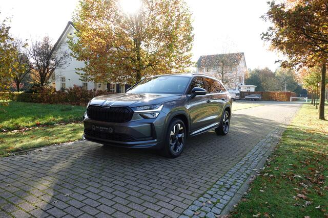 Skoda Kodiaq 1.5 TSI Sportline Business 7p. | Trekhaak elek. | Panodak | Head Up | CarPlay | Alcantara | Navi | Camera | Cruise Control | Stuurwielverw. | Stoelverw. |