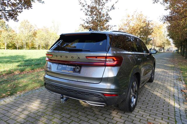 Skoda Kodiaq 1.5 TSI Sportline Business 7p. | Trekhaak elek. | Panodak | Head Up | CarPlay | Alcantara | Navi | Camera | Cruise Control | Stuurwielverw. | Stoelverw. |