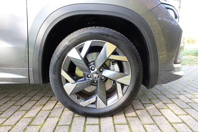 Skoda Kodiaq 1.5 TSI Sportline Business 7p. | Trekhaak elek. | Panodak | Head Up | CarPlay | Alcantara | Navi | Camera | Cruise Control | Stuurwielverw. | Stoelverw. |