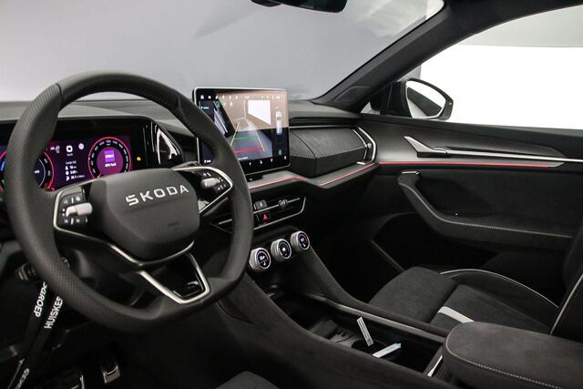Skoda Kodiaq Sportline Business 1.5 TSI PHEV 204pk DSG Automaat Trekhaak, Panoramadak, Achteruitrijcamera, Adaptive cruise control, Elektriche achterklep, LED matrix koplampen