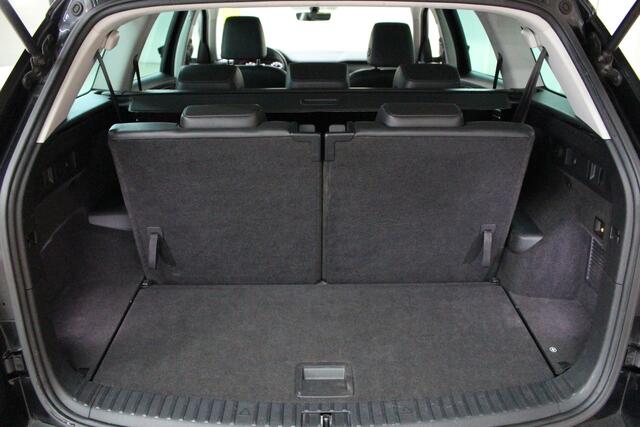 Skoda Kodiaq 1.5 TSI Business Edition DSG 7-Persoons Navigatie | Parkeercamera | 18" Velgen | Trekhaak