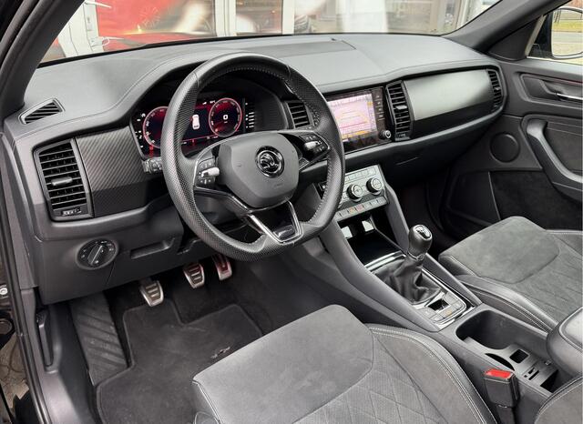 Skoda Kodiaq 1.5 TSI Sportline Business / Keyless / Afn. Trekhaak (1.800 KG) / Parkeersensoren / Carplay / 19'' LM / Camera /