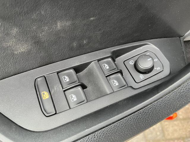 Skoda Kodiaq 1.5 TSI Ambition / AUTOMAAT/ KEYLESS/ DIGITAL DASH/ CRUISE/ SMARTLINK/ NAVI/ PARK. SENSOREN/ CLIMA/ STOELVERWARMING