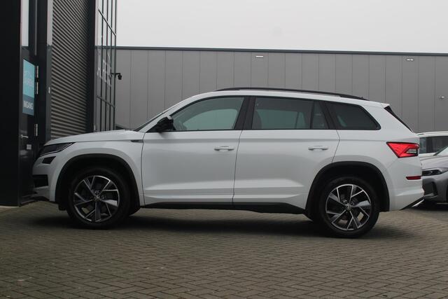 Skoda Kodiaq 2.0 TSI 4x4 Sportline Business | Panoramadak | Trekhaak | stuur en stoelverwarming | Bomvol