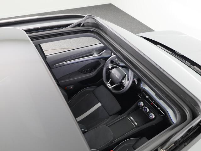 Skoda Kodiaq 1.5 TSI PHEV Sportline Business 204pk | 20 inch | Trekhaak | Panoramadak | Winter pakket | Blind Spot | Adaptive Cruise | Stoelverwarming | Camera | Light & View