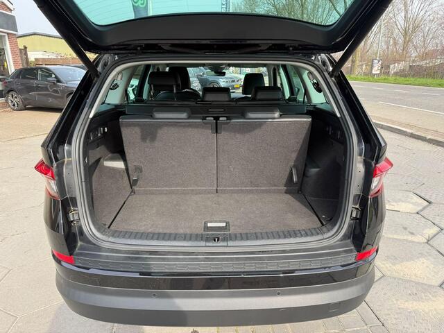Skoda Kodiaq 1.5 TSI Limited Business Edition, 7-Persoons, ACC, Camera, Nette en frisse auto! Alcantara/leder,