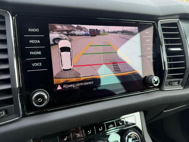 Skoda Kodiaq 1.5 TSI Limited Business Edition, 7-Persoons, ACC, Camera, Nette en frisse auto! Alcantara/leder,