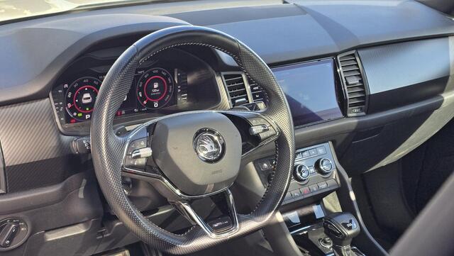 Skoda Kodiaq 1.5 TSI Sportline Business 7p. | NAP | Automaat | Stoelverwarming | ACC | Carplay | 1e eigenaar | Digital Dashboard | BTW | Dealeronderhouden | Memory | 1/2 Leder