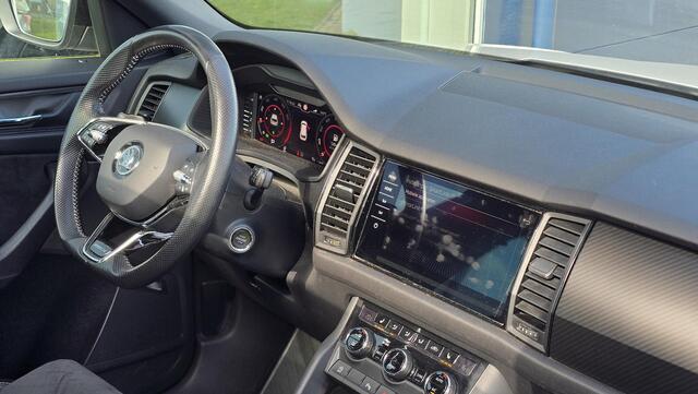 Skoda Kodiaq 1.5 TSI Sportline Business 7p. | NAP | Automaat | Stoelverwarming | ACC | Carplay | 1e eigenaar | Digital Dashboard | BTW | Dealeronderhouden | Memory | 1/2 Leder
