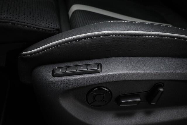 Skoda Kodiaq 1.5 TSI PHEV Sportline Business | WINTER PACK | PANORAMADAK | ACHTERBANKVERWARMING | TREKHAAK