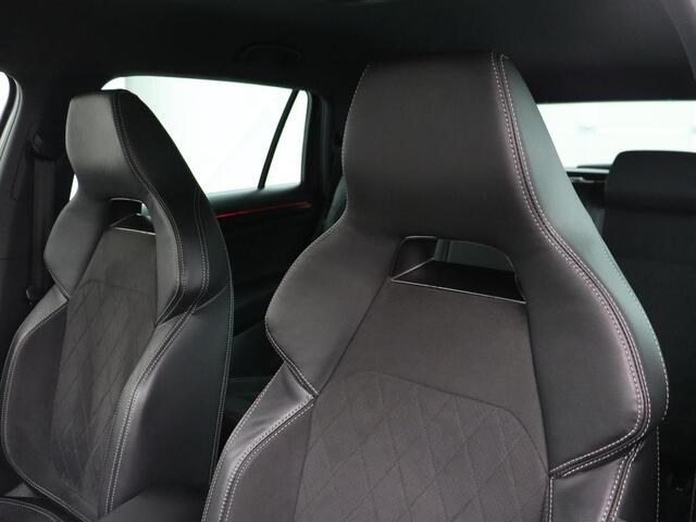 Skoda Kodiaq 1.5 TSI Sportline Business 7 Persoons | Stoelverwarming | Adaptive cruise | Alcantara | Matrix LED | Carplay | Keyless | Camera | Virtual Cockpit | Side Assist | Sfeerverlichting | Navigatie