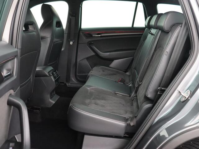 Skoda Kodiaq 1.5 TSI Sportline Business 7 Persoons | Stoelverwarming | Adaptive cruise | Alcantara | Matrix LED | Carplay | Keyless | Camera | Virtual Cockpit | Side Assist | Sfeerverlichting | Navigatie