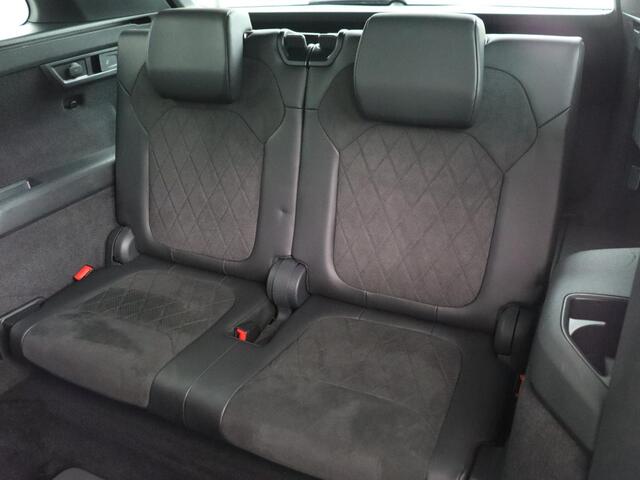 Skoda Kodiaq 1.5 TSI Sportline Business 7 Persoons | Stoelverwarming | Adaptive cruise | Alcantara | Matrix LED | Carplay | Keyless | Camera | Virtual Cockpit | Side Assist | Sfeerverlichting | Navigatie