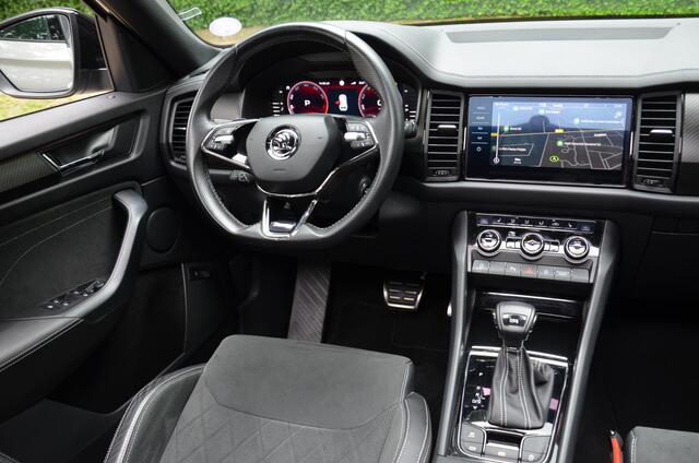 Skoda Kodiaq 1.5 TSI Sportline Business Automaat/Navi/Led/Ecc/Pdc/Achteruitrij-camera/Stuur&Stoelverwarming/Half-Leer/Panoramadak/Privacy-Glass/Cruise control adaptief/Elektrisch verstelbare stoelen/Wegklapbare trekhaak.