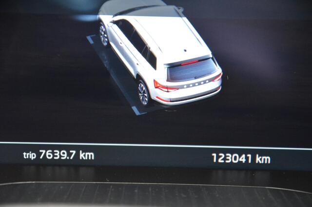Skoda Kodiaq 1.5 TSI Business Edition Plus 7 Persoons. Automaat/Navi/Led/Ecc/Pdc/Achteruitrij-camera/Stoelverwarming/Half-Leer/Panoramadak/Privacy-Glass/Cruise control/Elektrisch verstelbare stoelen