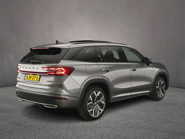 Skoda Kodiaq Sportline Business 7p. 1.5 eTSI 150pk DSG Automaat Trekhaak, 3e zitrij, Panoramadak, Adaptive cruise control, Navigatie, Achteruitrijcamera, LED matrix koplampen