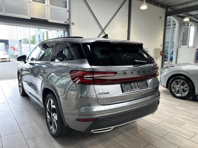 Skoda Kodiaq 1.5 TSI PHEV 204 pk Sportline | Stoelverw. | Stuurverw. | El. a. klep | El. verst. stoel + geh. | LED | 19" | Keyles entry |