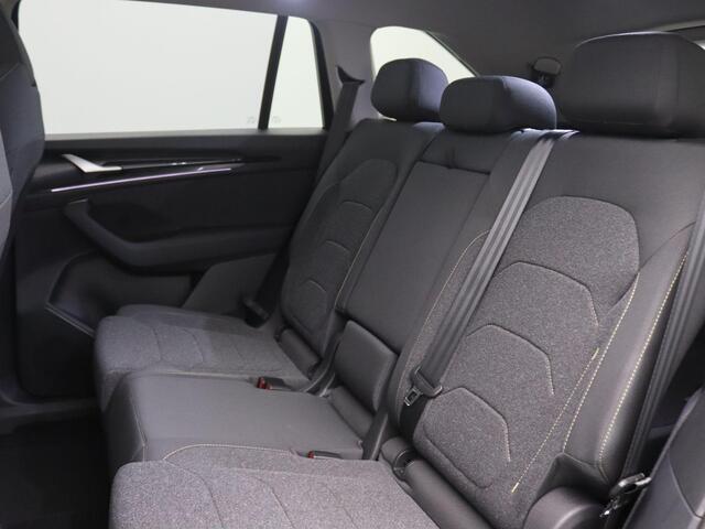 Skoda Kodiaq 1.5 TSI MHEV Business Edition Plus 7p. Matrix led, Trekhaak, Panoramadak, Adaptive cruise met travel assist, Side assist, Achteruitrijcamera, Stuur-stoelverwarming, Keyless, Alarm, 19" lichtmetaal