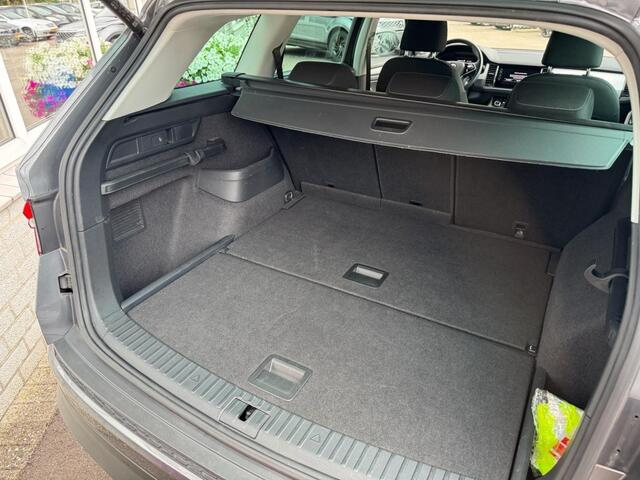 Skoda Kodiaq 1.5 TSI TOUR editie Carplay Stoelverwarming Deurbeschermers ACC Zonnescherm erg vol!
