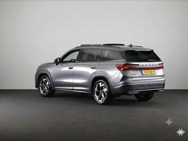 Skoda Kodiaq 1.5 TSI PHEV Sportline Business 204 pk Automaat (DSG) | Verlengde garantie | Panoramadak | Trekhaak (wegklapbaar) | Parkeersensoren | Achteruitrijcamera | Stoelverwarming v/a |