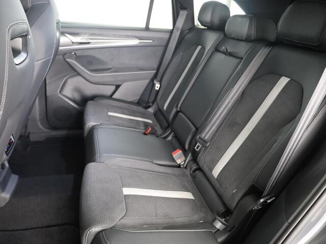 Skoda Kodiaq 1.5 TSI PHEV Sportline Business 204 pk Automaat (DSG) | Verlengde garantie | Panoramadak | Trekhaak (wegklapbaar) | Parkeersensoren | Achteruitrijcamera | Stoelverwarming v/a |