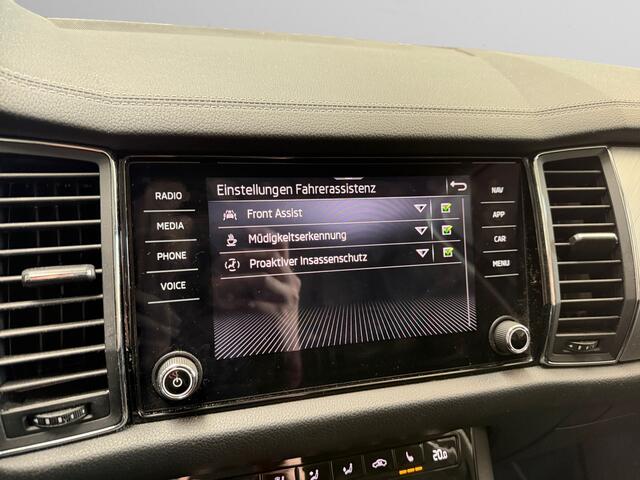 Skoda Kodiaq 1.5 TSI Business Aut- Camera, Virtual Cockpit, Carplay, Android Auto, Stoelverwarming, Sfeerverlichting
