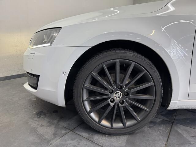 Skoda OCTAVIA Combi 1.4 TSI Greentech Style Businessline?Panoramadak?Sportstoelen?Stoelverwarming?Leder Bekleding?Apple Carplay?DSG?