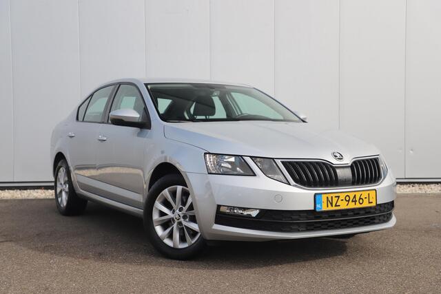 Skoda OCTAVIA 1.0 TSI Greentech Ambition Business Navigatie Clima Cruise PDC LMV Bluetooth LED Carplay Android Auto
