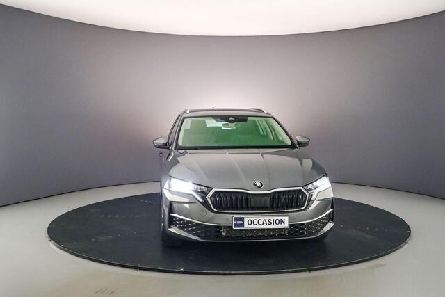 Skoda OCTAVIA Combi Business Edition 1.5 eTSI 115pk DSG Automaat Adaptive cruise control, Achteruitrijcamera, Elektrische achterklep, Navigatie, Parkeersensoren, LED verlichting