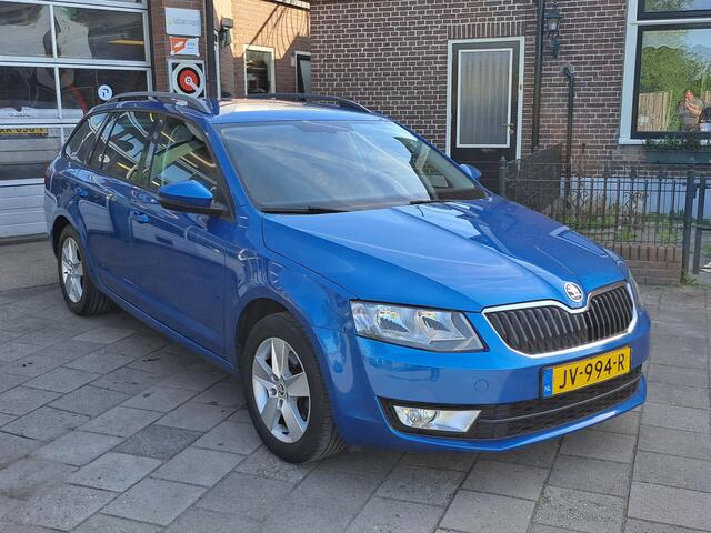 Skoda OCTAVIA Combi 1.0 TSI DSG Greentech Ambition Business/Navigatie