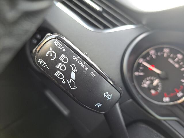 Skoda OCTAVIA Combi 1.0 TSI DSG Greentech Ambition Business/Navigatie