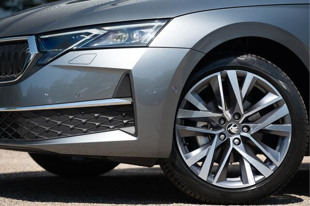 Skoda OCTAVIA Combi 1.5 TSI MHEV Business Edition | Matrix LED | HUD | Winterpakket | Travel Assist | Camera | 18"