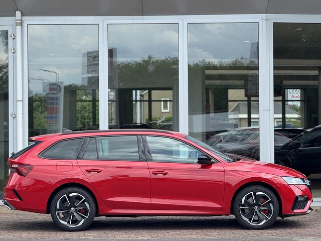 Skoda OCTAVIA Combi 1.4 TSI RS iV PHEV Business Trekhaak | ACC | Dodehoek | Keyless | Camera