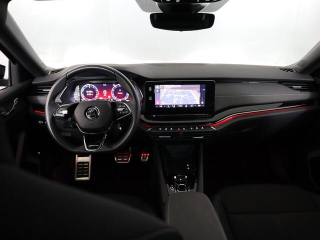 Skoda OCTAVIA Combi 1.4 TSI iV PHEV Sportline Business 204 pk Automaat (DSG) | Verlengde garantie | Navigatie | Parkeersensoren | Adaptieve cruise control | Stoelverwarming |