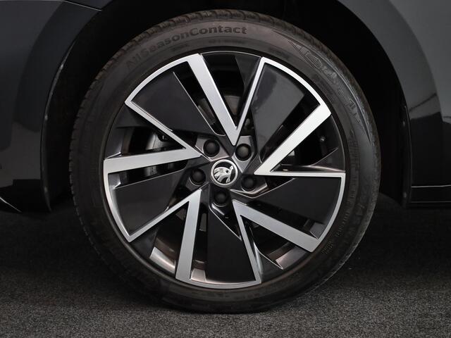 Skoda OCTAVIA Combi 1.4 TSI iV PHEV Sportline Business 204 pk Automaat (DSG) | Verlengde garantie | Navigatie | Parkeersensoren | Adaptieve cruise control | Stoelverwarming |