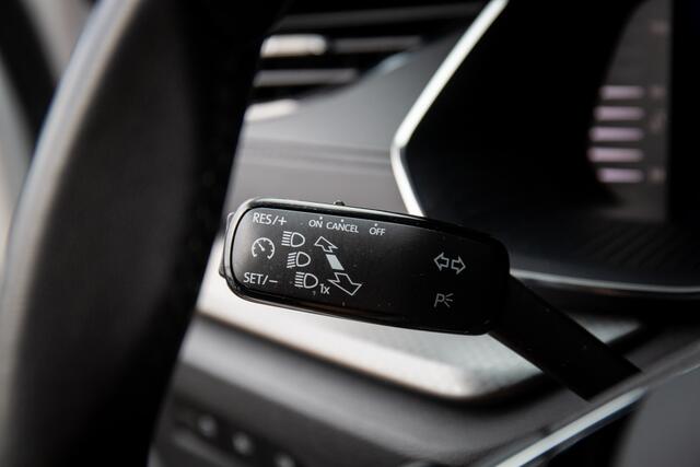 Skoda OCTAVIA Combi 1.0 e-TSI Business Edition Schakelflippers, Virtual cockpit, Cruise control, Navigatie, Elektrische achterklep