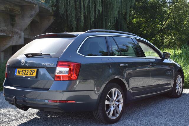Skoda OCTAVIA Combi 1.0 TSI Greentech Business Edition TREKHAAK/NAVI/CARPLAY