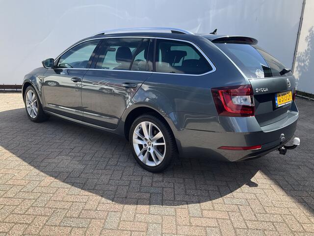 Skoda OCTAVIA Combi 1.6 TDI Automaat Clever Edition Navi Stoelverw. Trekhaak