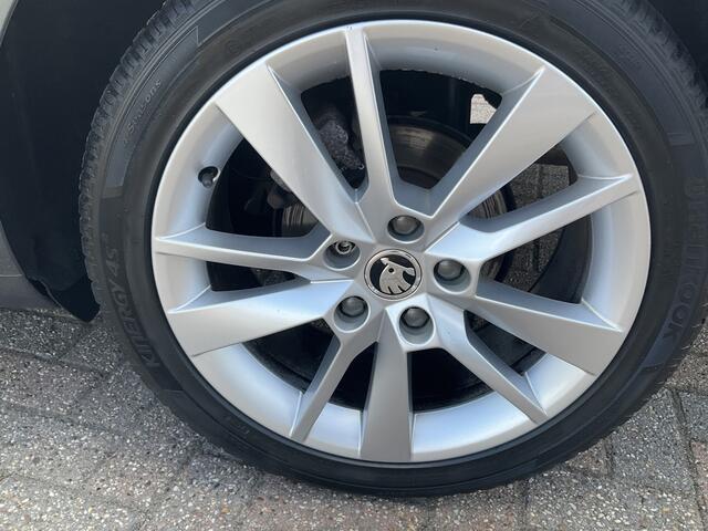 Skoda OCTAVIA Combi 1.6 TDI Automaat Clever Edition Navi Stoelverw. Trekhaak
