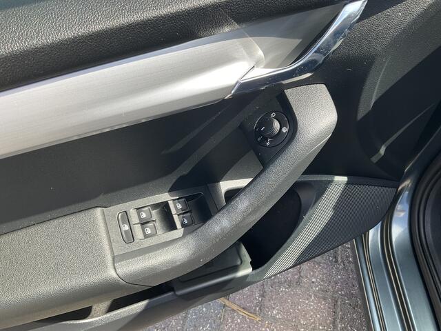 Skoda OCTAVIA Combi 1.6 TDI Automaat Clever Edition Navi Stoelverw. Trekhaak