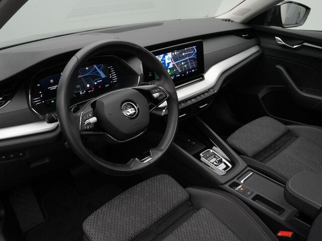 Skoda OCTAVIA 1.5 e-TSI 150 pk DSG Clever | Panoramadak | Full LED Matrix koplampen | Achteruitrijcamera | Stoel-/achterbankverwarming | Adaptive Cruise | 17 inch