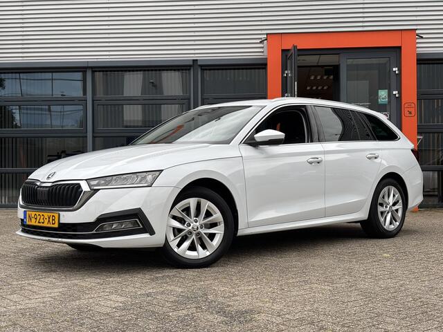 Skoda OCTAVIA Combi 1.0 TSI Business Edition / Trekhaak / Camera / Navi / Elektrische achterklep / Stoelverwarming /