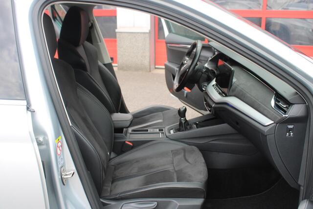 Skoda OCTAVIA 1.5 TSI First Edition Adaptive/Trekhaak/Clima/Led