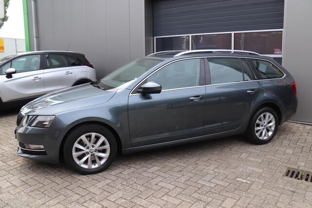 Skoda OCTAVIA Combi 1.4 TSI Greentech Style Business, Pano, Carplay
