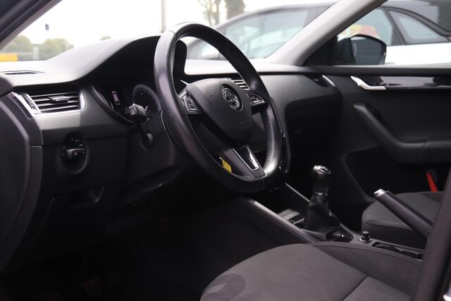 Skoda OCTAVIA Combi 1.4 TSI Greentech Style Business, Pano, Carplay
