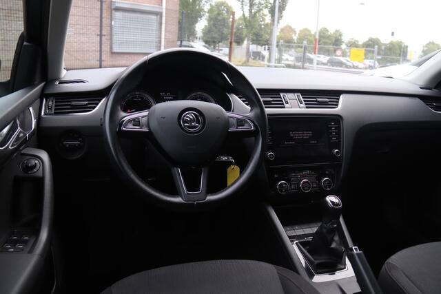 Skoda OCTAVIA Combi 1.4 TSI Greentech Style Business, Pano, Carplay
