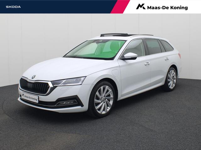 Skoda OCTAVIA Combi 1.4TSI 150kW/204PK iV PHEV Business Edition Plus · Panoramadak · Camera + Parkeersensoren · Leder