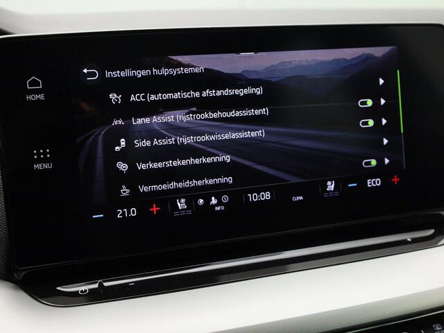 Skoda OCTAVIA Combi 1.4TSI 150kW/204PK iV PHEV Business Edition Plus · Panoramadak · Camera + Parkeersensoren · Leder