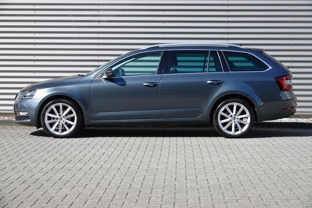 Skoda OCTAVIA Combi 1.0 TSI Greentech Style Business | Digitale Cockpit | Leder | Carplay | LED | Stoelverwarming | Camera |
