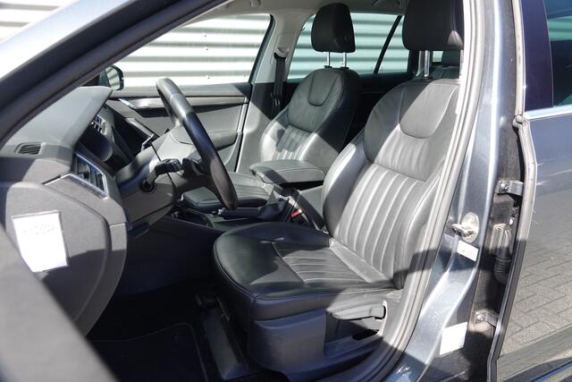 Skoda OCTAVIA Combi 1.0 TSI Greentech Style Business | Digitale Cockpit | Leder | Carplay | LED | Stoelverwarming | Camera |